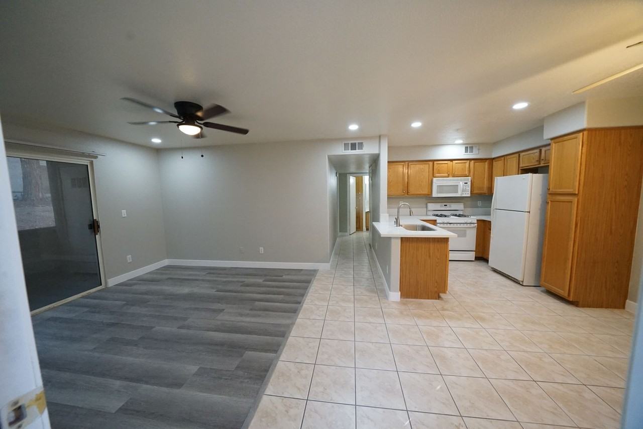 5261 Caspian Springs Dr #103 - Photo 4 of 23