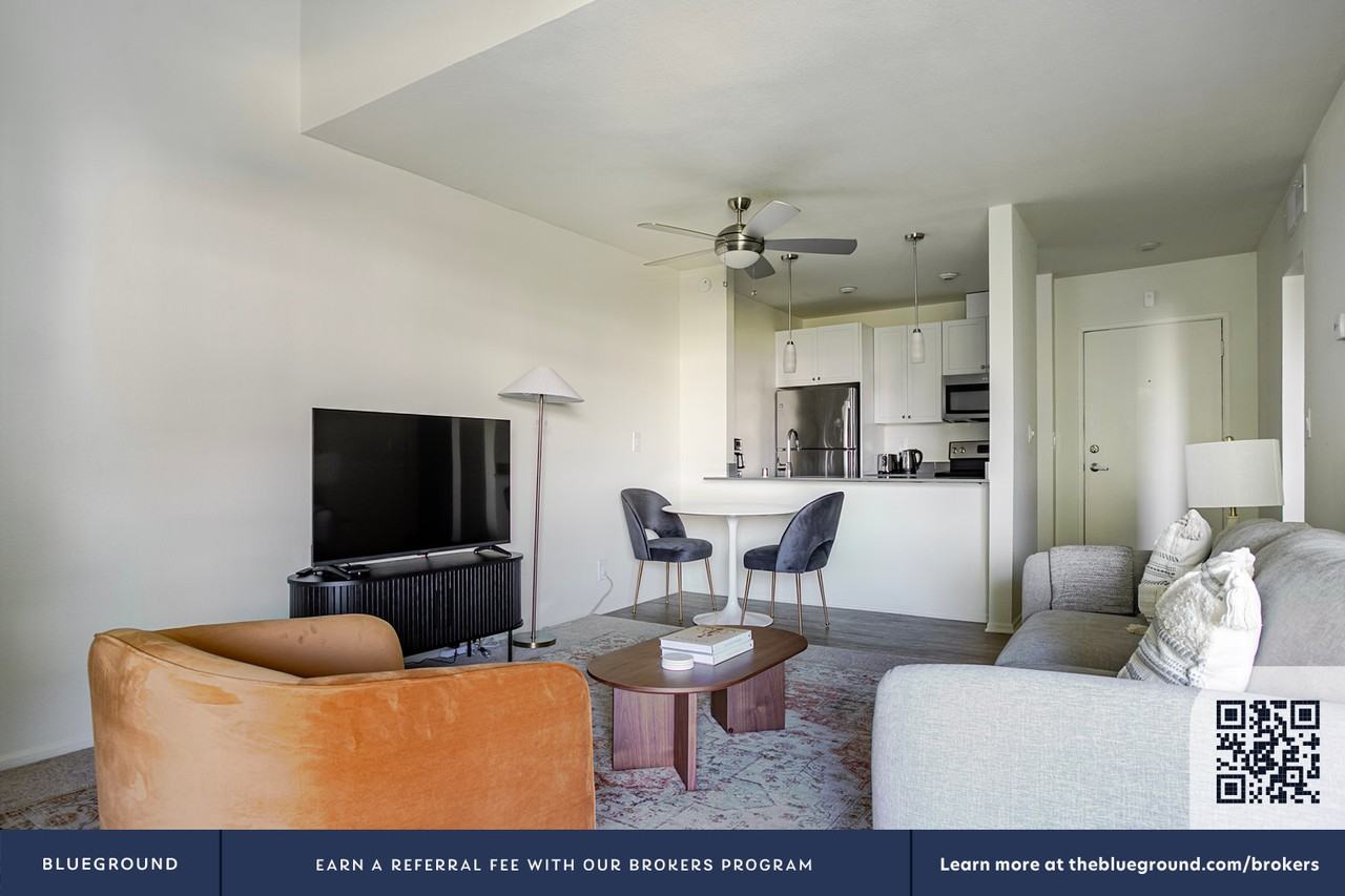 350 E Del Mar Blvd #1392 - Photo 5 of 40