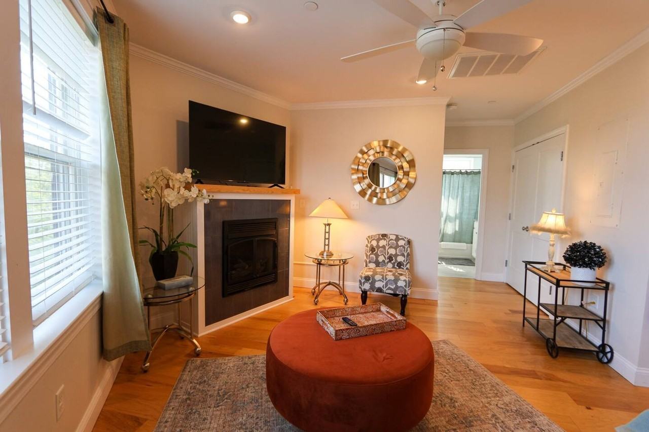 1008 Tremont St #1237934P - Photo 7 of 13