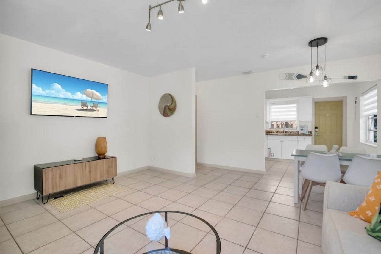 1850 Southwest 24th Street - Photo 3 of 42