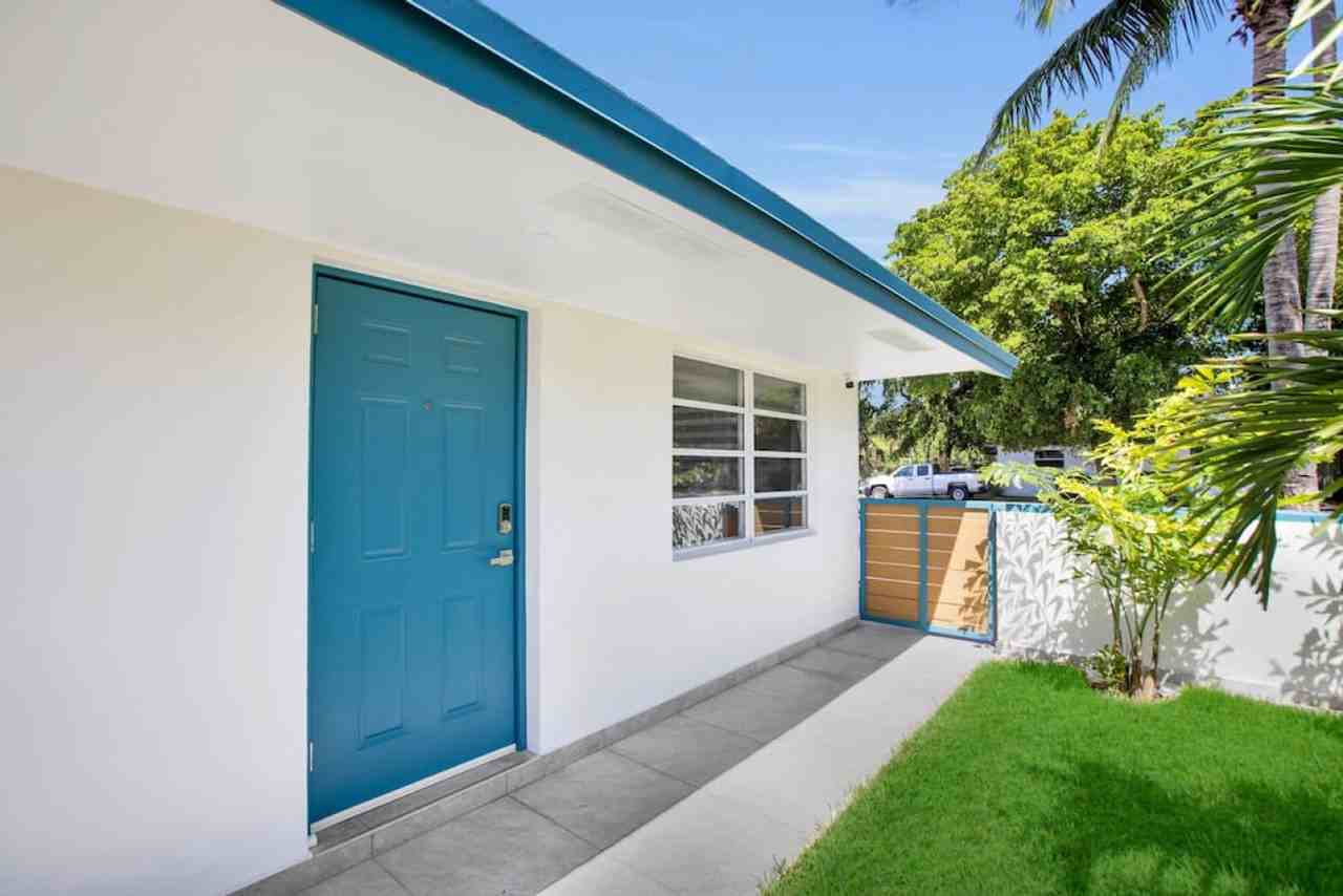 1850 Southwest 24th Street - Photo 5 of 42