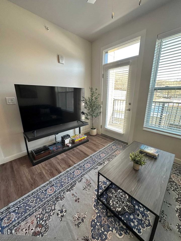 1001 Marshall Avenue - Photo 3 of 42