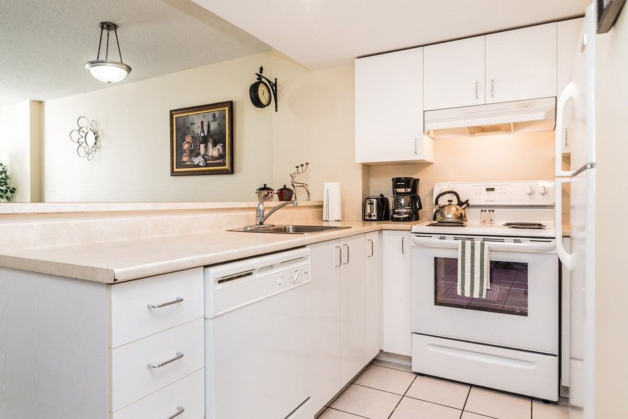 178 Rue Sainte-Catherine E #1261755P - Photo 6 of 19