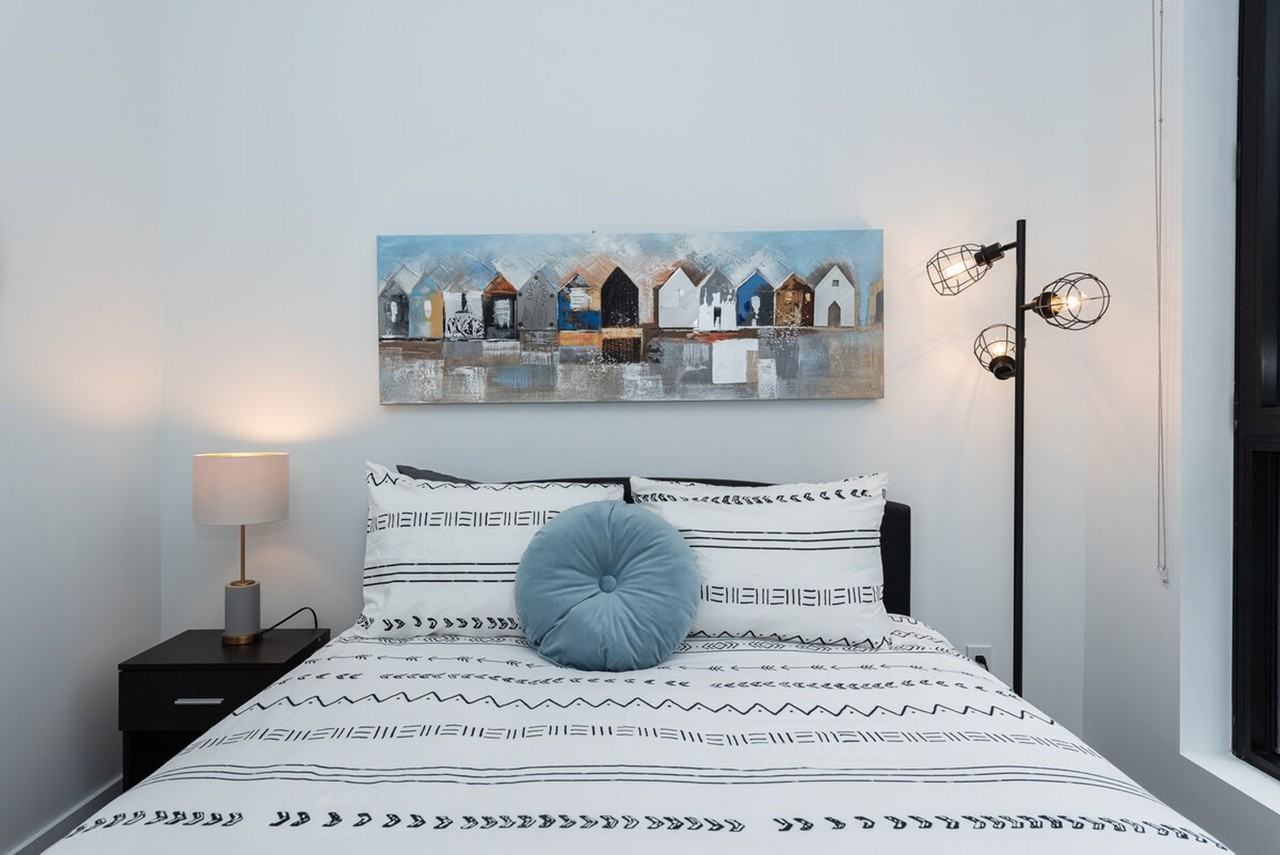 1063 Rue De La Montagne #1261792P - Photo 7 of 34