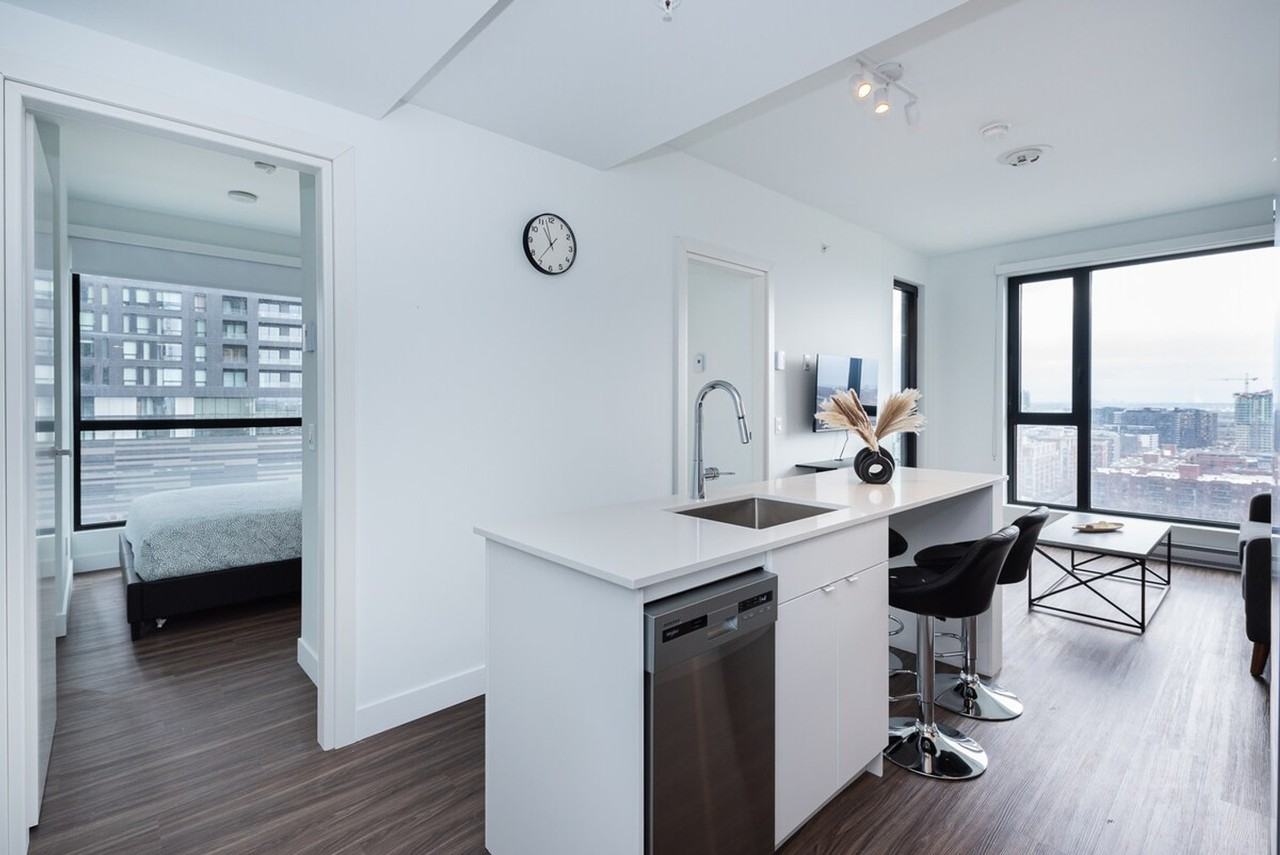 1454 Av Overdale #1261822P - Photo 4 of 40