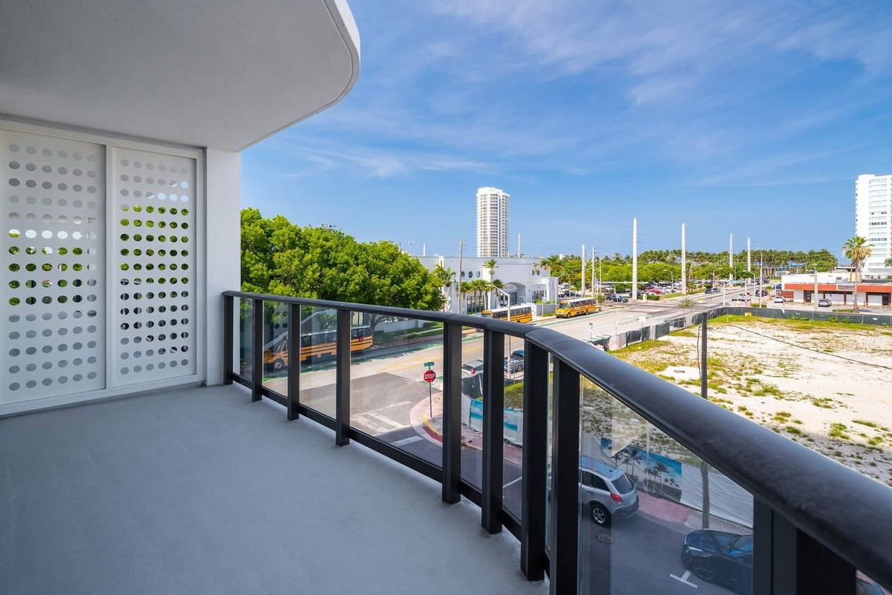 580 72nd Street - Photo 6 of 88