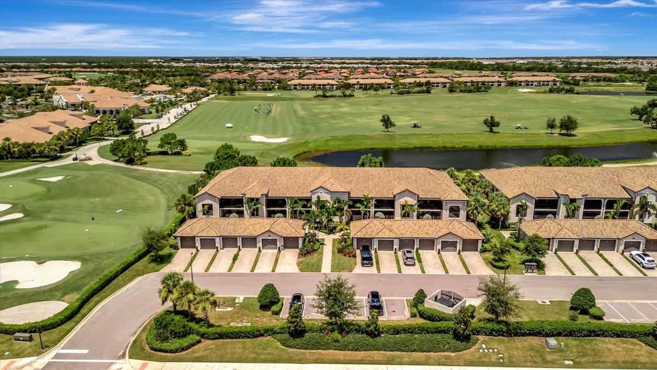 5720 Palmer Cir #1264163P - Photo 3 of 37