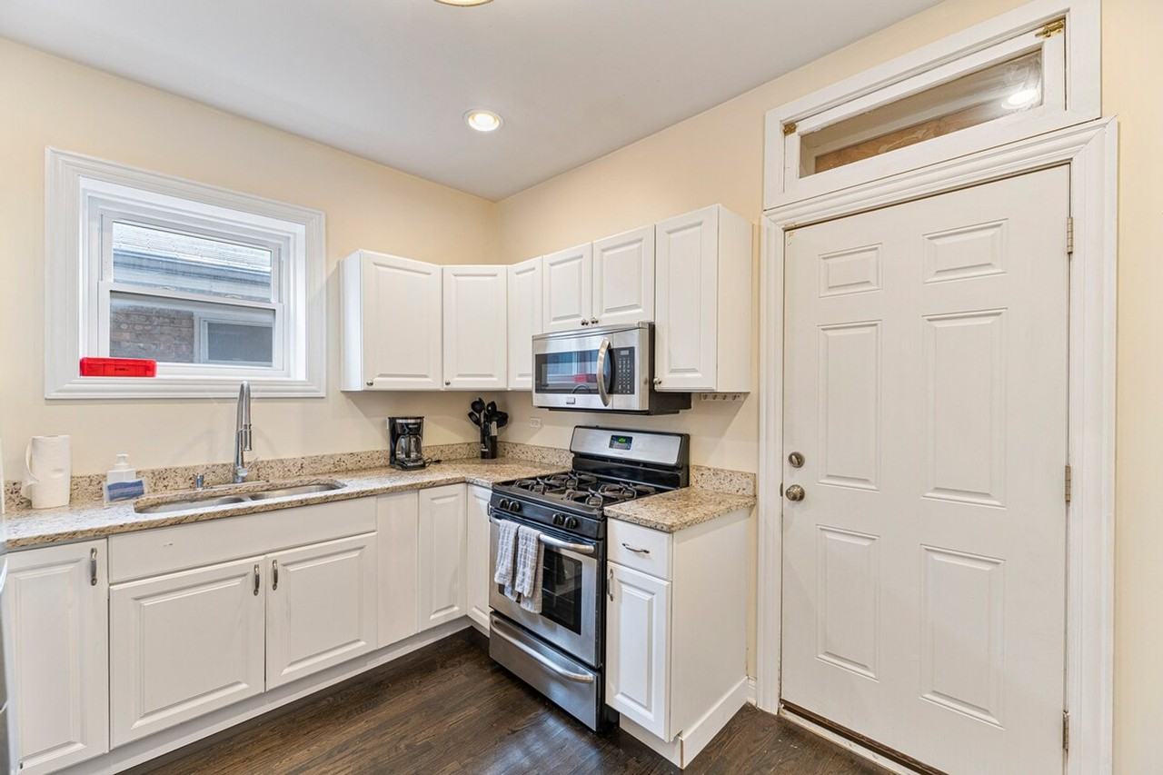 1351 N Lawndale Ave #1265099P - Photo 2 of 16