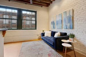 featured image of 1039 Constance St