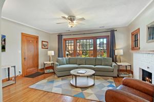 featured image of 915 W Pacific Ave