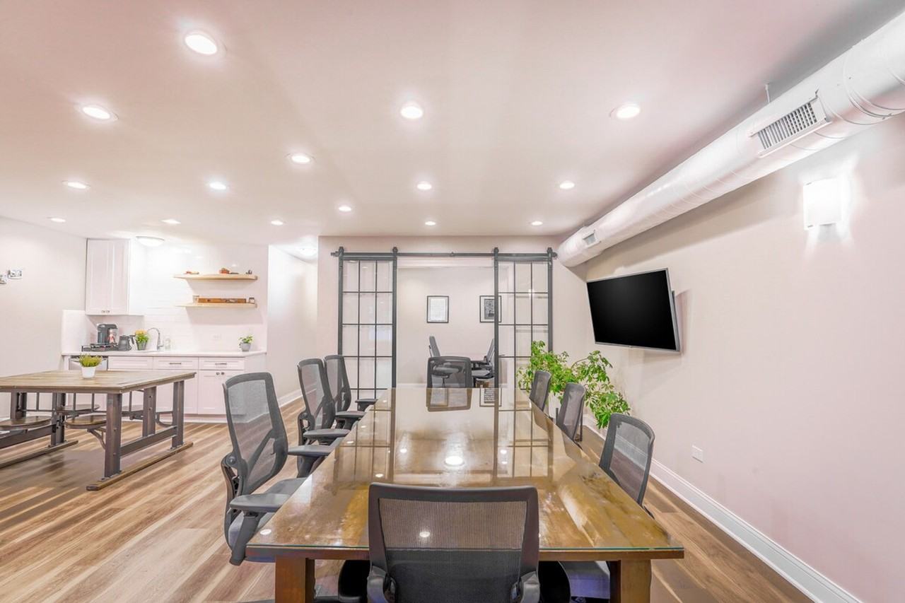 931 W Glen Flora Ave #1265541P - Photo 3 of 34