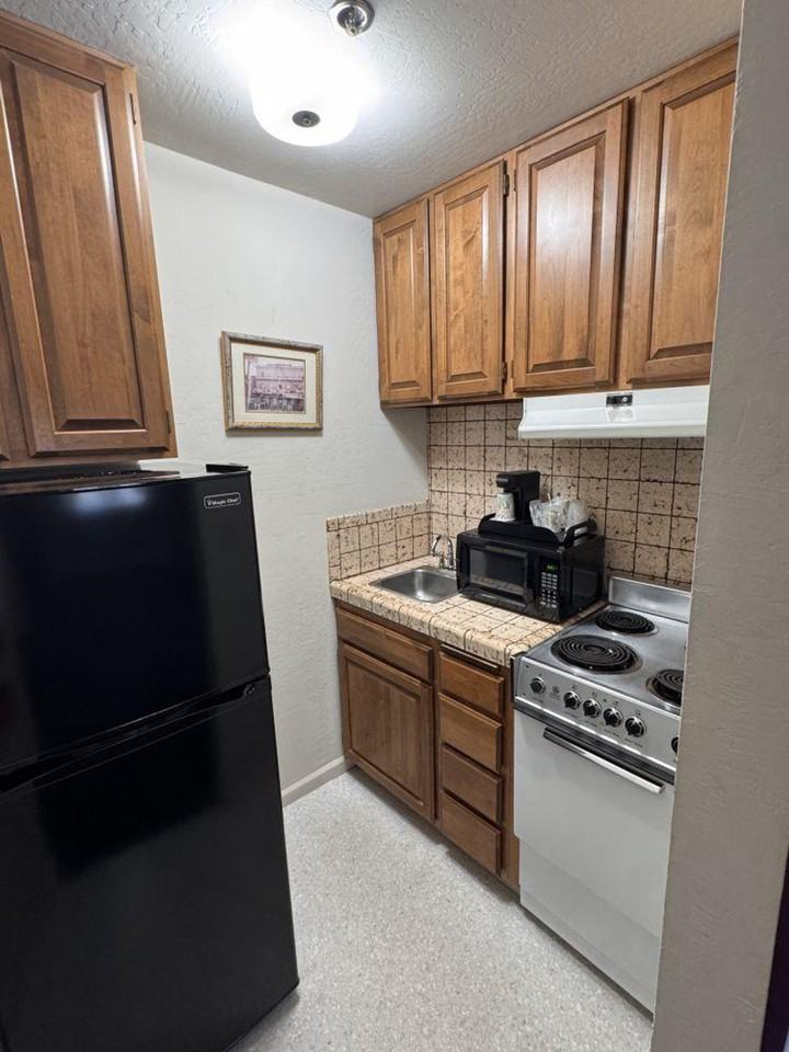 300 Main Street - Photo 2 of 20