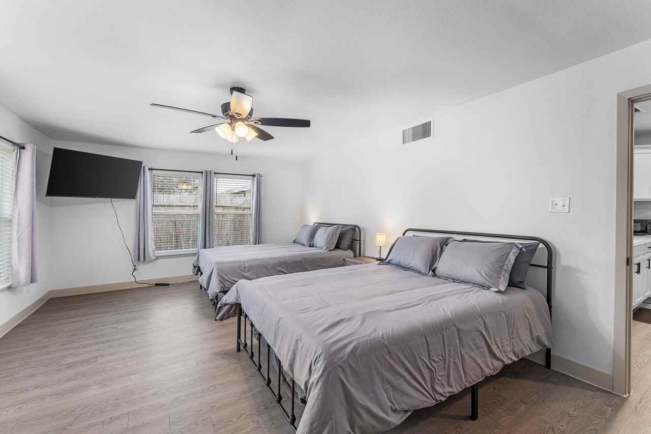 4222 Sherwood Drive #1268435P - Photo 5 of 30