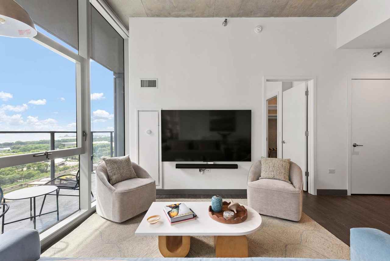 60 East Randolph Street - Photo 6 of 50