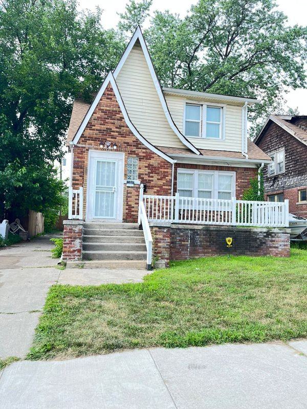 15863 Kentucky St - Photo 2 of 24