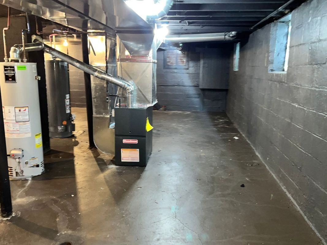 15863 Kentucky St - Photo 3 of 24