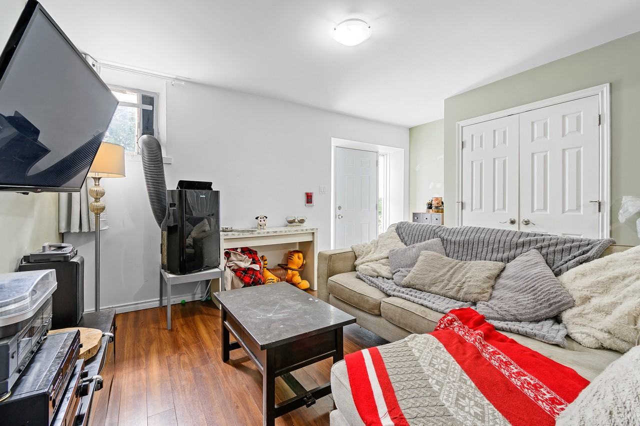 3G-160 Prescott Street - Photo 3 of 19