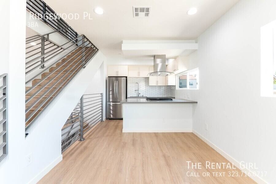 756 North Ridgewood Place - Photo 2 of 26