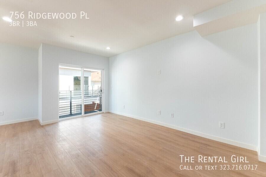 756 North Ridgewood Place - Photo 3 of 26