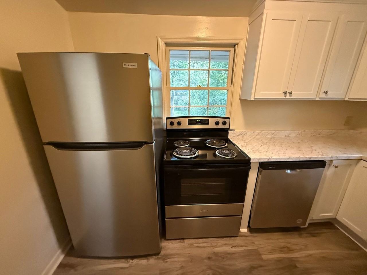 530 Nantahala Ave - Photo 7 of 23