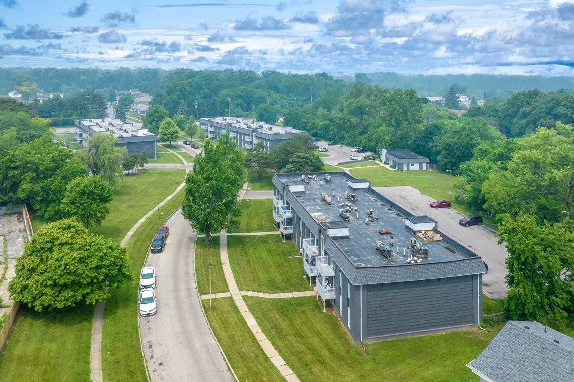 Devonshire Apartments - Photo 6 of 18