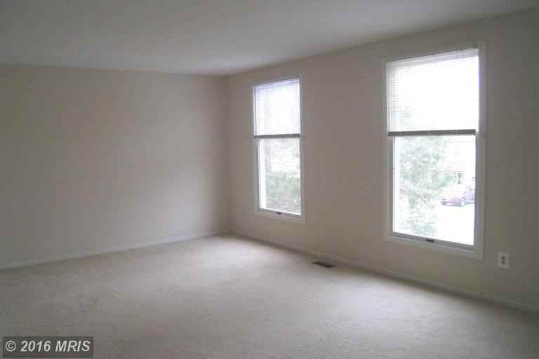 15431 Beachview Dr - Photo 2 of 15