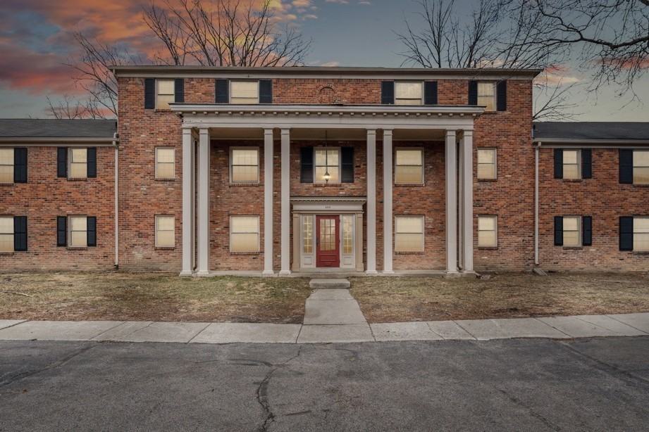 Jamestown Apartments - Photo 3 of 48