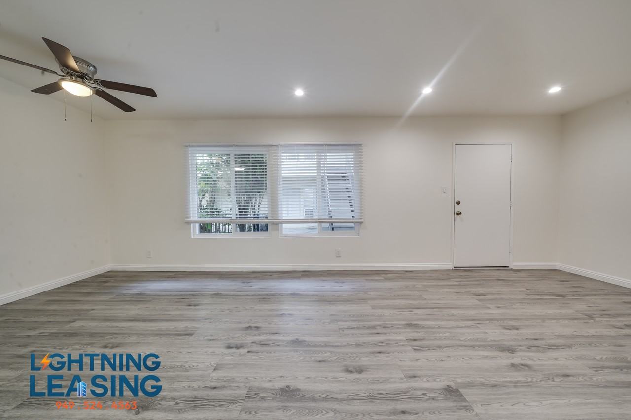 1146 Elden Ave #4D - Photo 3 of 21