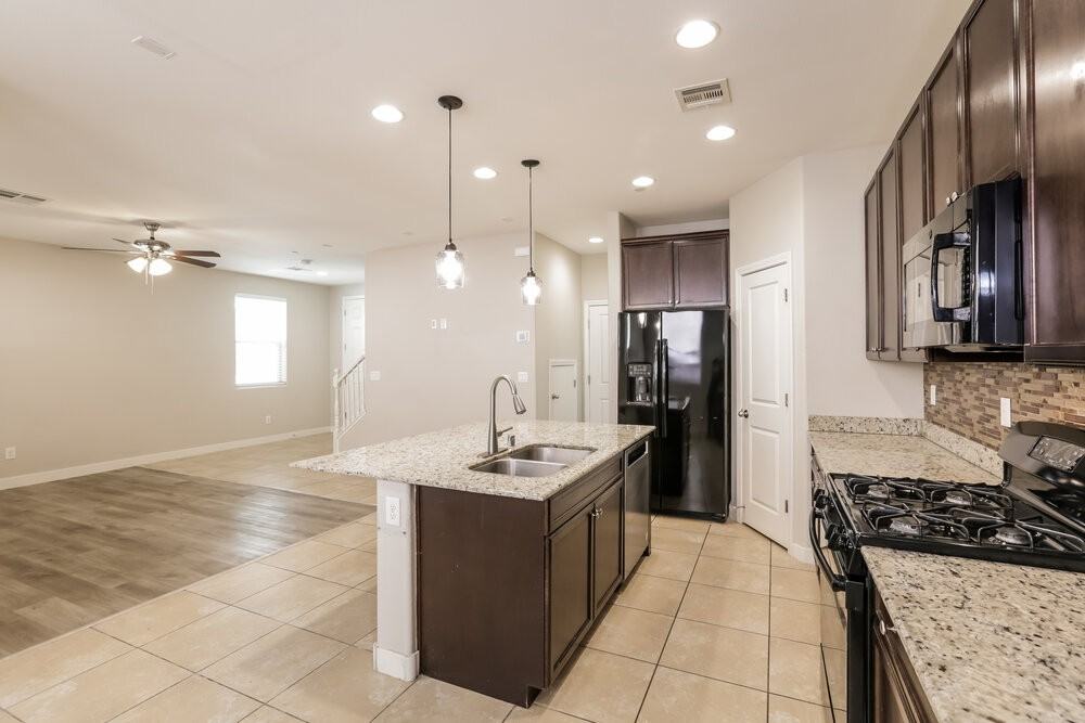 7563 Bethel Cove Ct - Photo 7 of 17
