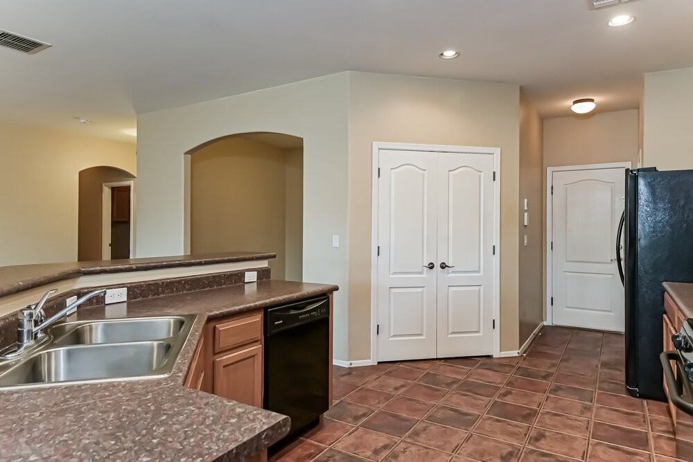 7450 W Balcony Bay Dr - Photo 6 of 16