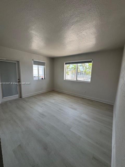 16651 Northeast 18th Avenue - Photo 4 of 8