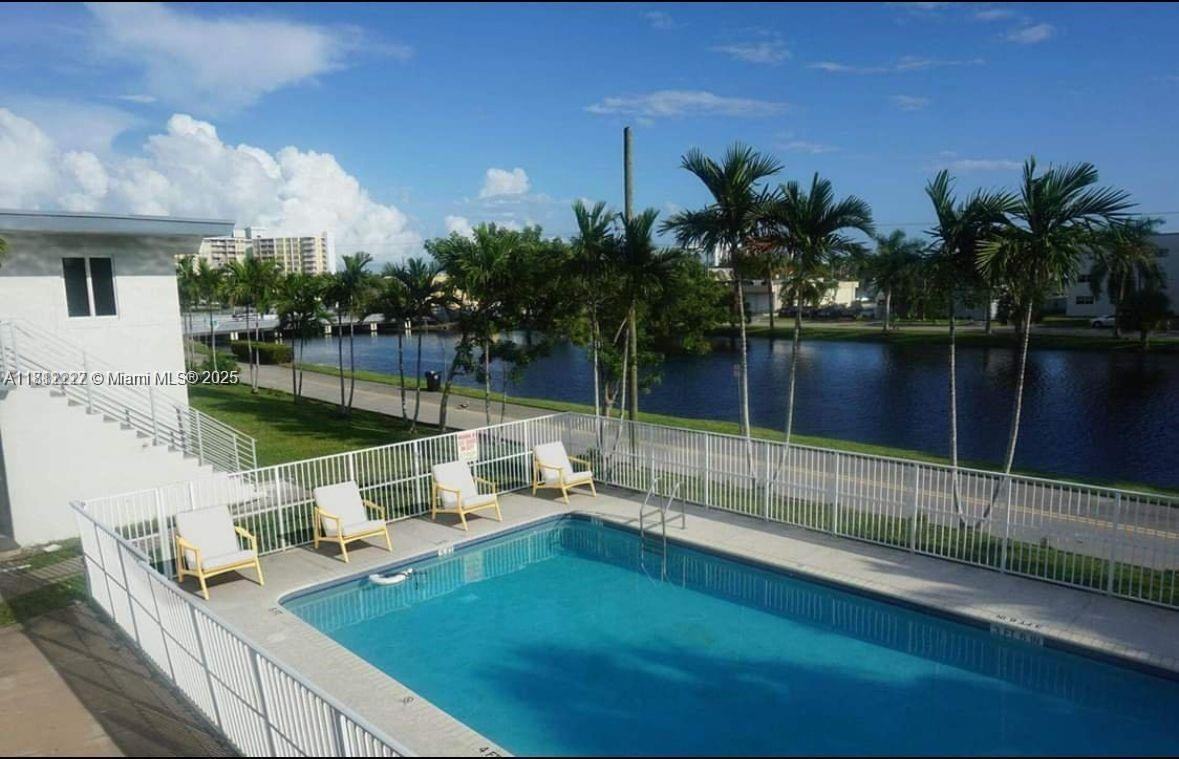 16651 Northeast 18th Avenue - Photo 5 of 8