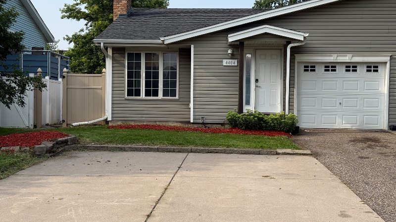 4404 83rd Cir N - Photo 2 of 12