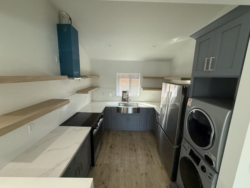 6519 Broadway Ave - Photo 3 of 12