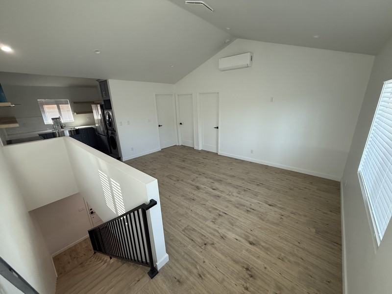 6519 Broadway Ave - Photo 4 of 12