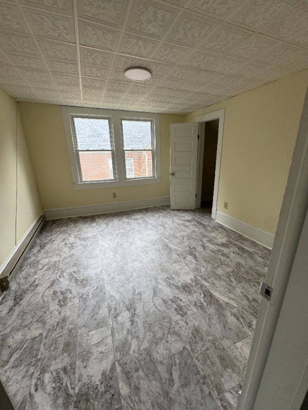 509 10th St #C - Photo 4 of 7