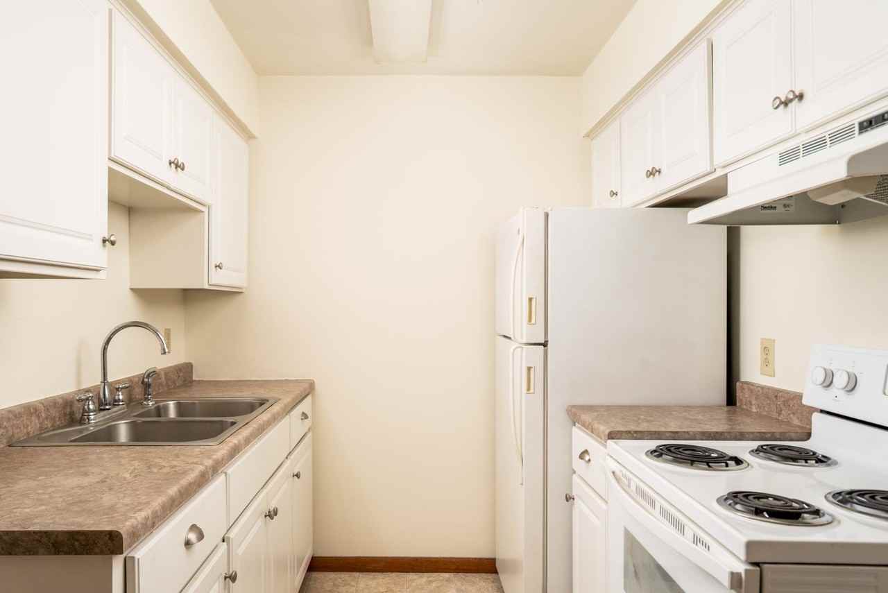 2001 Bryant Ave S - Photo 7 of 19