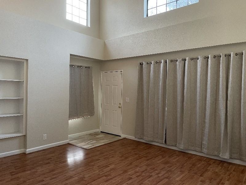 1276 Shanghai Ct - Photo 3 of 9
