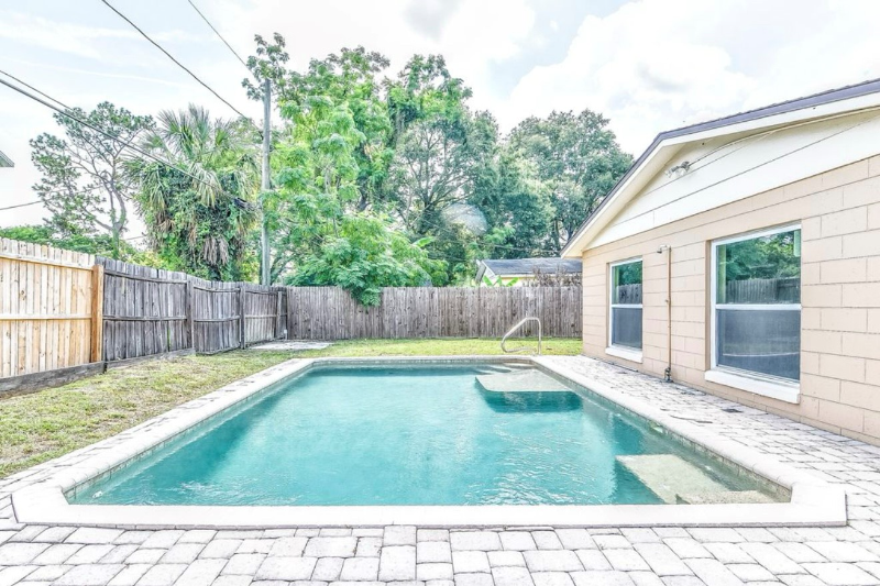 6427 Summit Dr - Photo 6 of 9