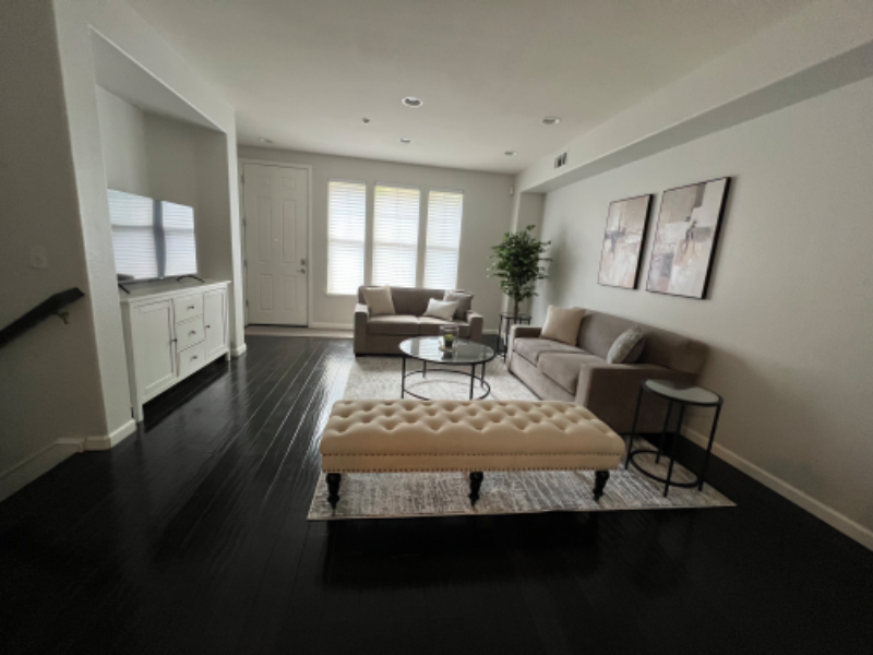 1579 Chandler St - Photo 2 of 19