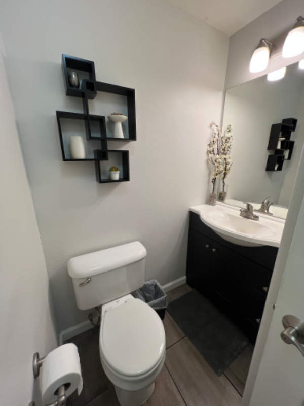 1579 Chandler St - Photo 3 of 19