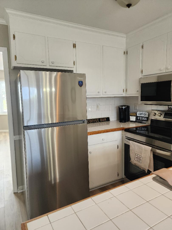 2375 Vineyard Dr #H4 - Photo 3 of 15