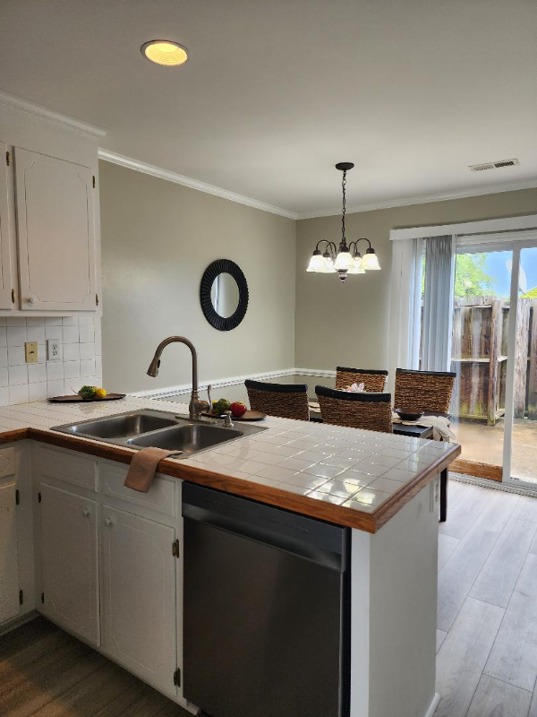 2375 Vineyard Dr #H4 - Photo 5 of 15