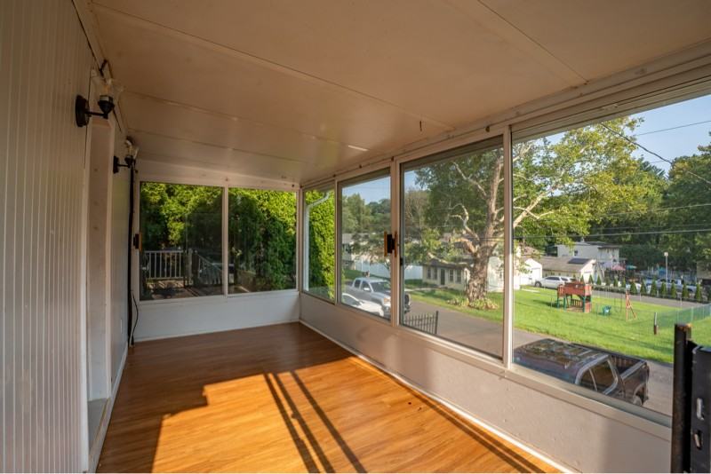 884 Parker St - Photo 2 of 14