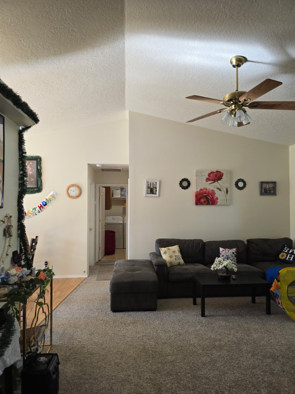 1400 Lara Pl - Photo 2 of 44