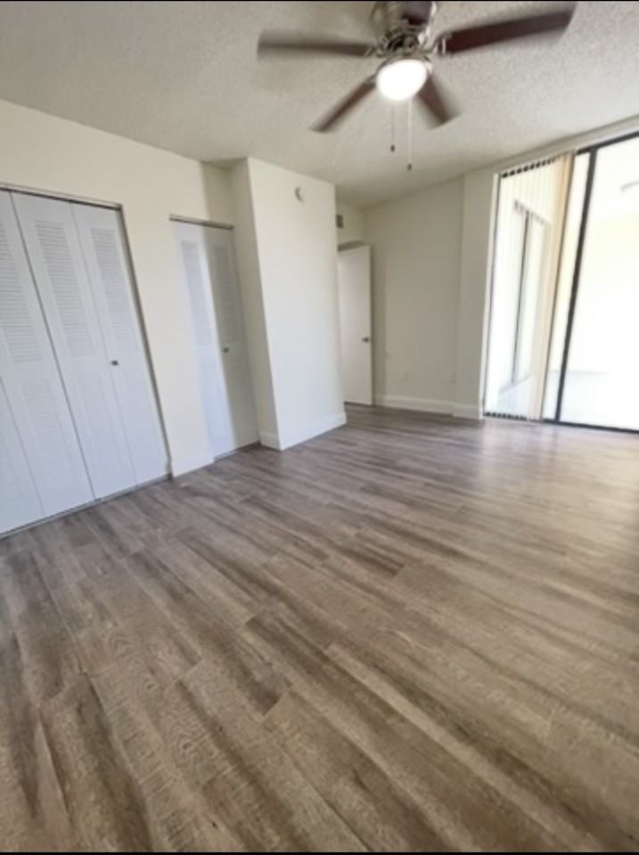 19477 Northeast 10th Avenue - Photo 6 of 9