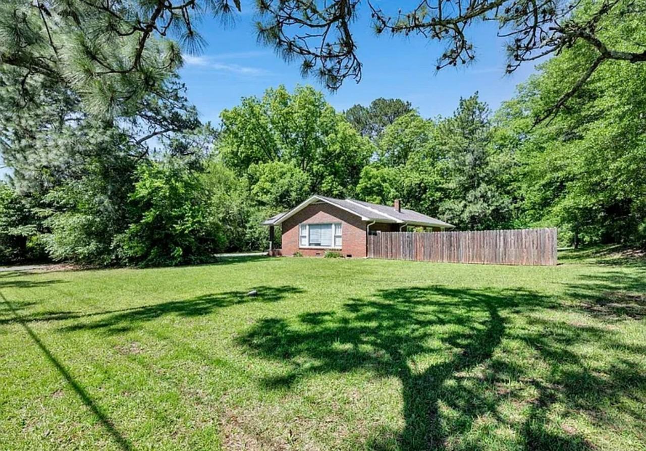 2101 Main Ave Sw - Photo 2 of 19