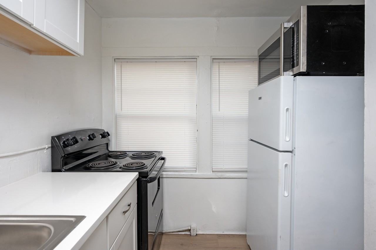 1701 14th St S #A - Photo 3 of 16