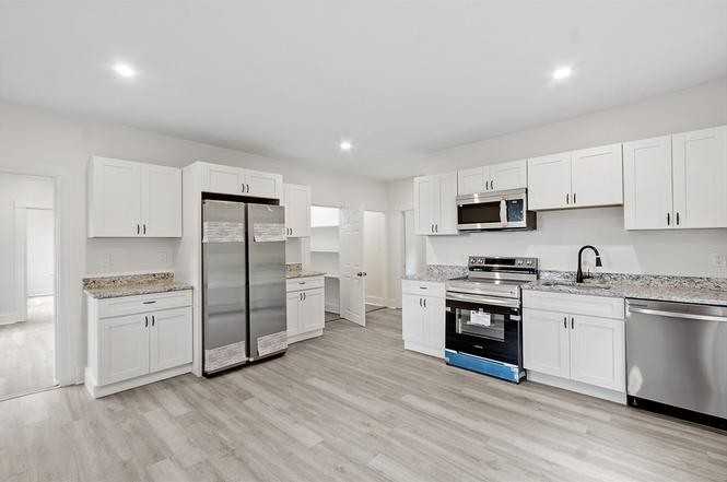 551 Chestnut St #1 - Photo 3 of 12