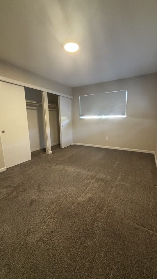 1352 Drake Dr - Photo 6 of 8